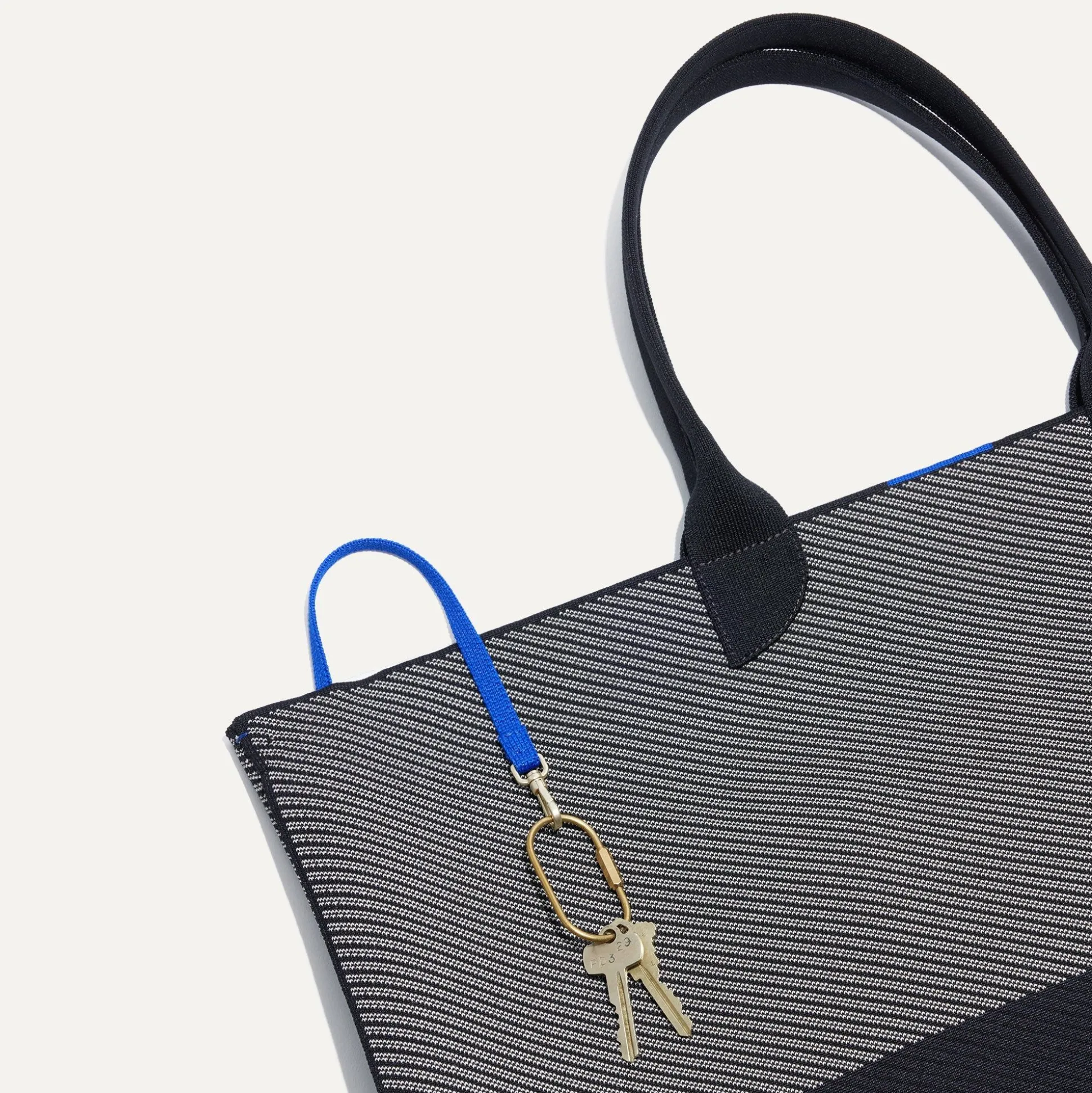 The Lightweight Mega Tote