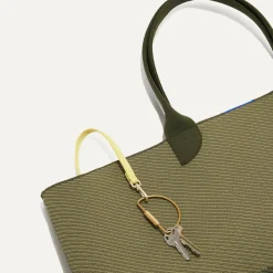 The Lightweight Mega Tote
