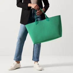 The Lightweight Mega Tote