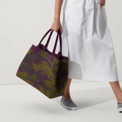 The Lightweight Mega Tote