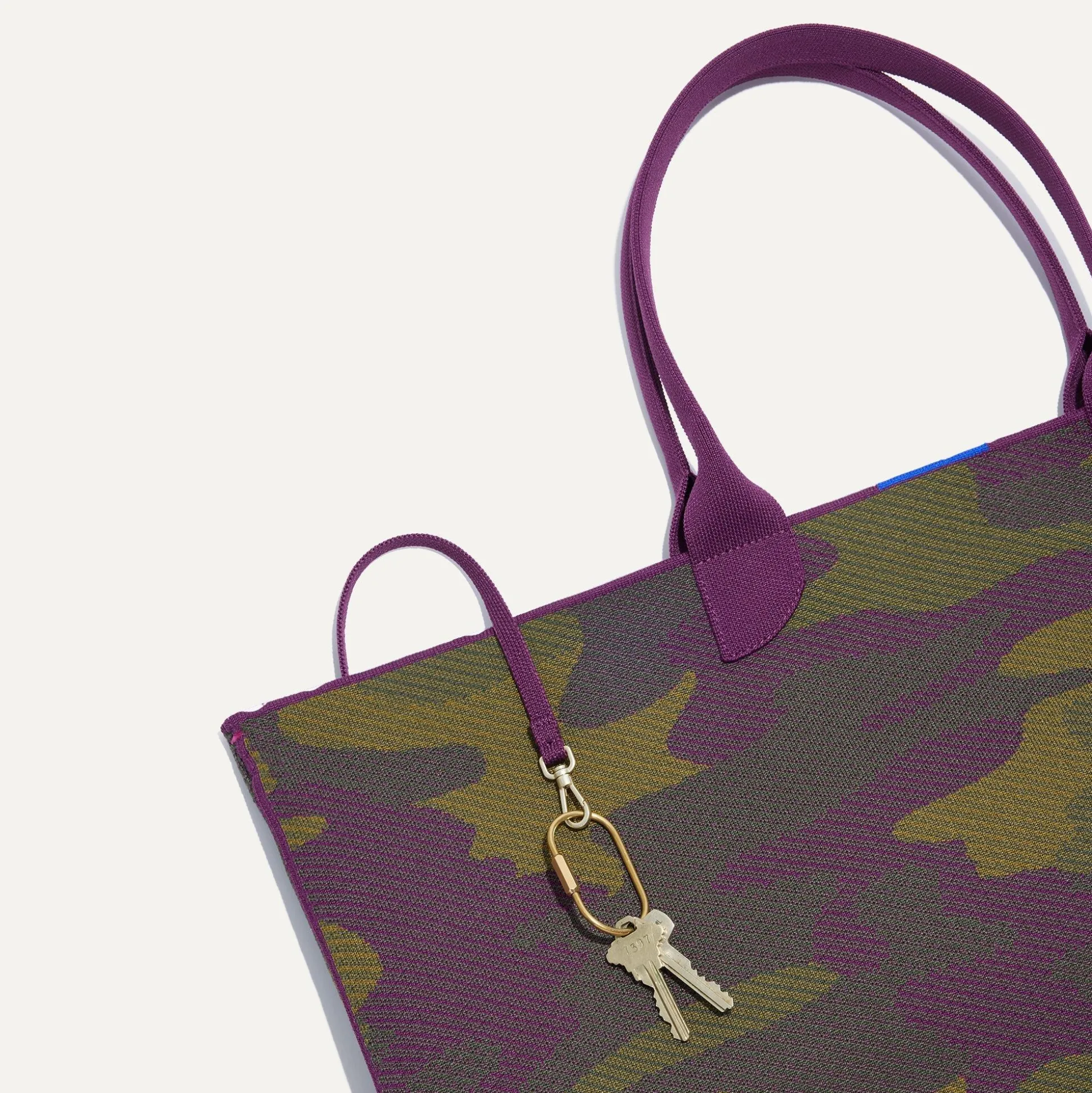 The Lightweight Mega Tote