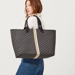 The Lightweight Mega Tote