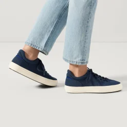 The Women's Rs02 Sneaker